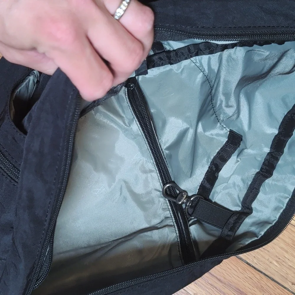 AmeriBag Healthy Back Bag 7103 Black Nylon Medium Crossbody Adjustable Strap